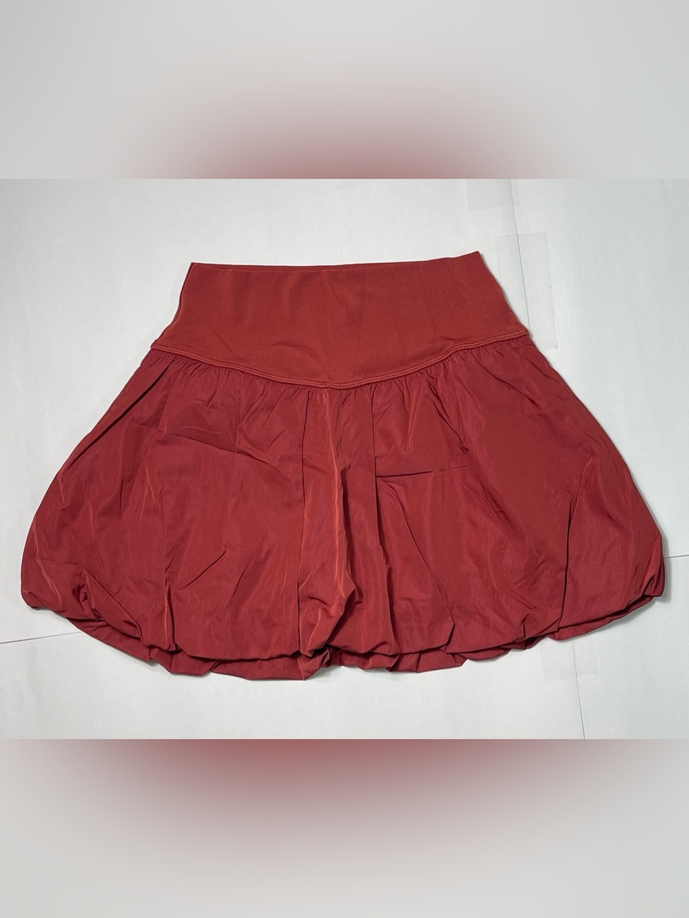 OFFLINE By AerieWomen's Red Bubble Skort with Wide Waistband Size M NWT